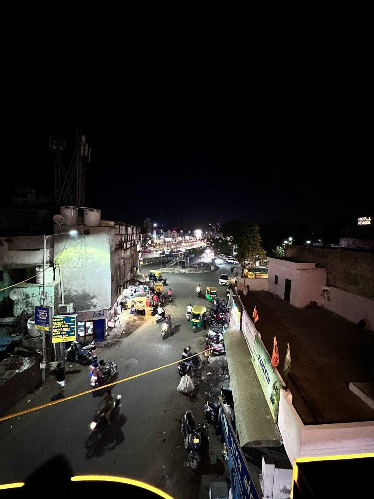 Hotel The Pacific Ahmedabad Airport Exterior photo
