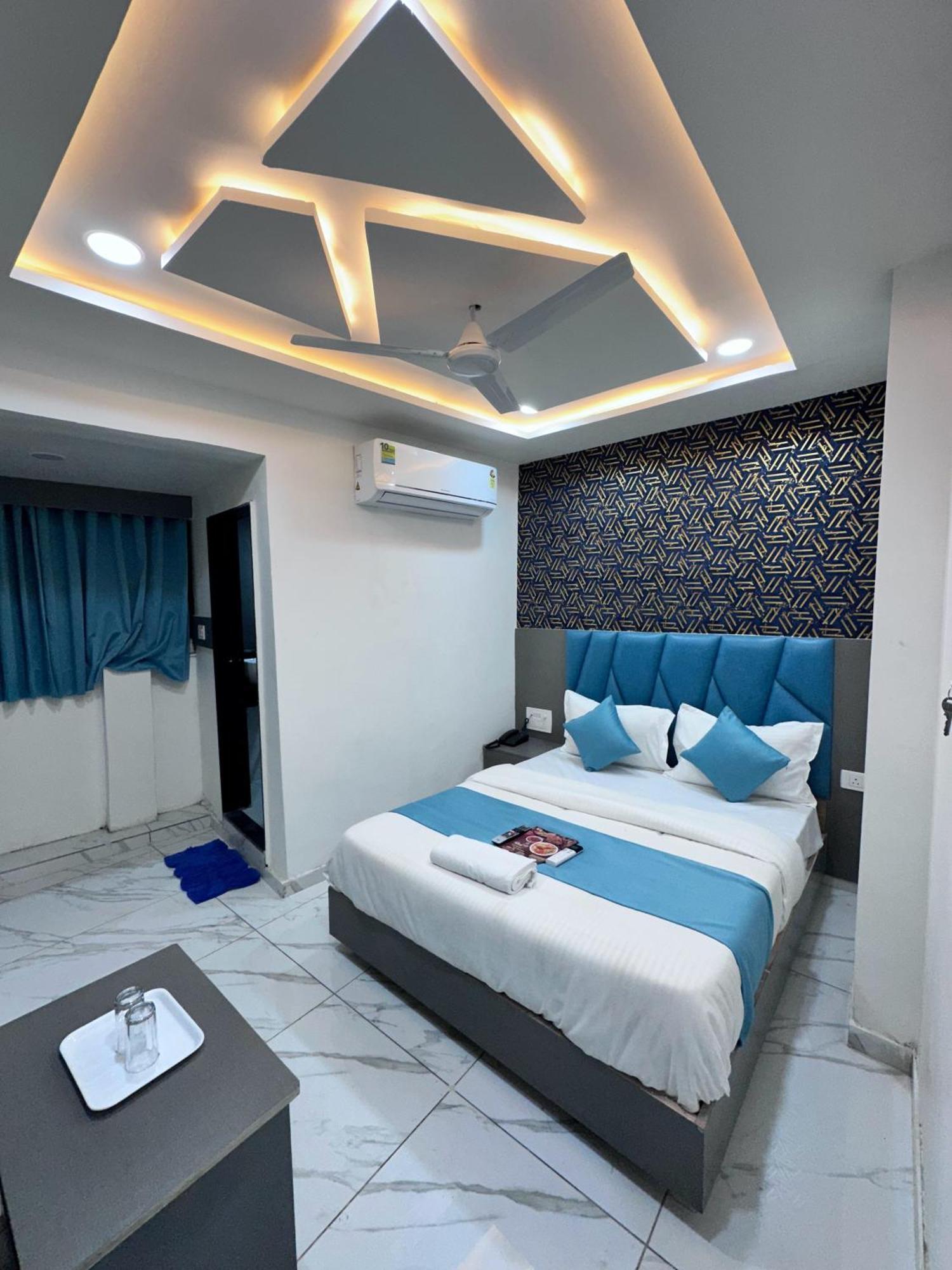 Hotel The Pacific Ahmedabad Airport Exterior photo