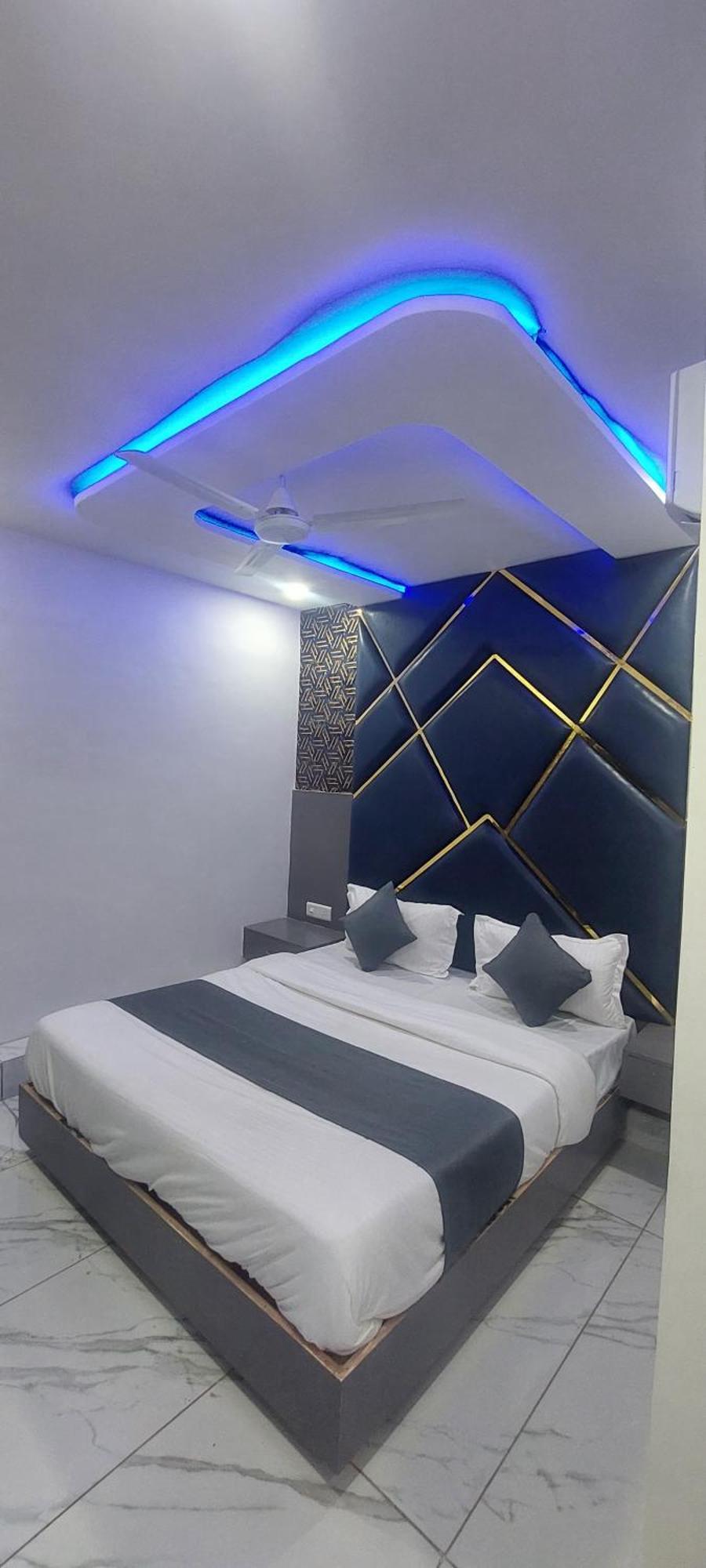 Hotel The Pacific Ahmedabad Airport Exterior photo